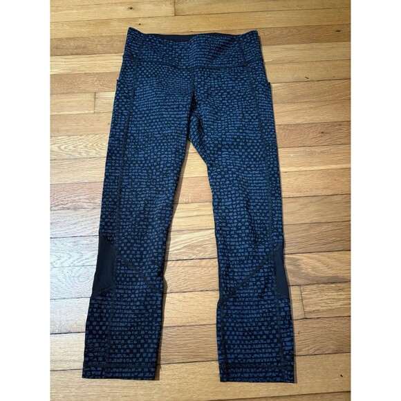 Lululemon Size 4 Pace Rival Crop Leggings 19" Printed Blue - Picture 2 of 7